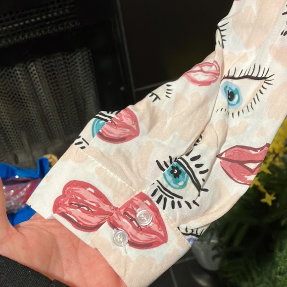 Button Down Blouse-OS! - Picture 6 of 8